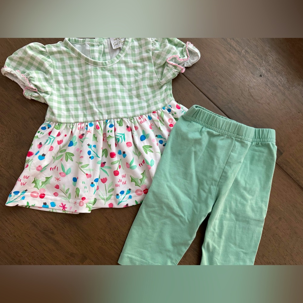 Sew Magnolia Smocks 3m baby girl two piece legging set.